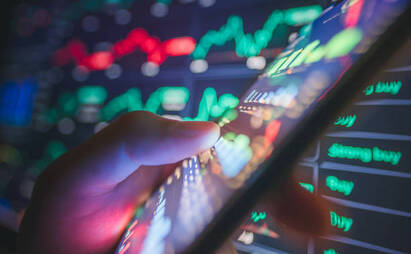 Gold's surge and sector-specific trends reshape the commodities market