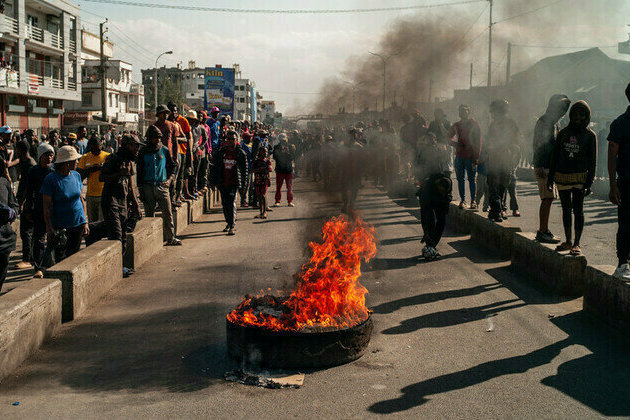 South Africa comments on political crisis in neighboring country