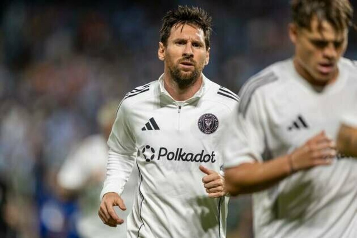 Lionel Messi's two goals lead Miami to playoff-clinching win