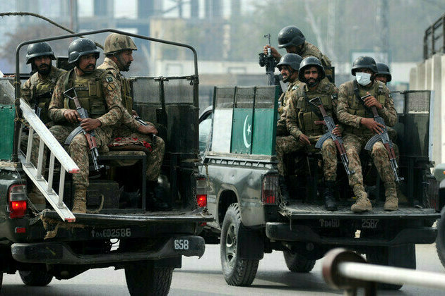 Pakistani soldiers killed in suicide attack