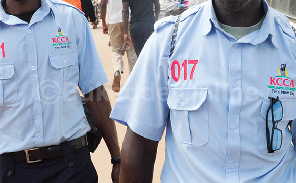 Aba KCCA nga bambadde yunifoomu empya. Aba KCCA nga bambadde yunifoomu empya.
