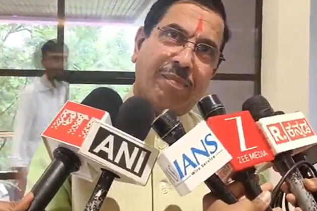 "Siddaramaiah will naturally feel bad if RSS is appreciated": Union Minister Pralhad Joshi