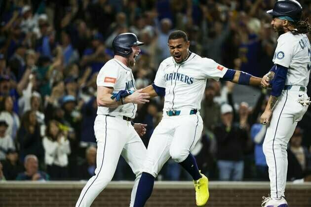 MLB roundup: Mariners, Yankees clinch playoff berths