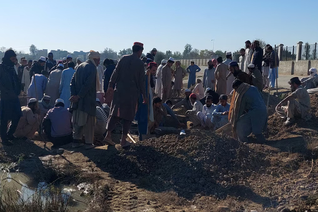13 soldiers killed in suicide attack in Pakistan's Khyber Pakhtunkhwa province