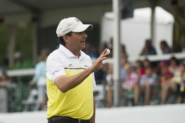 Andrade, Armour III share lead in Champions' return