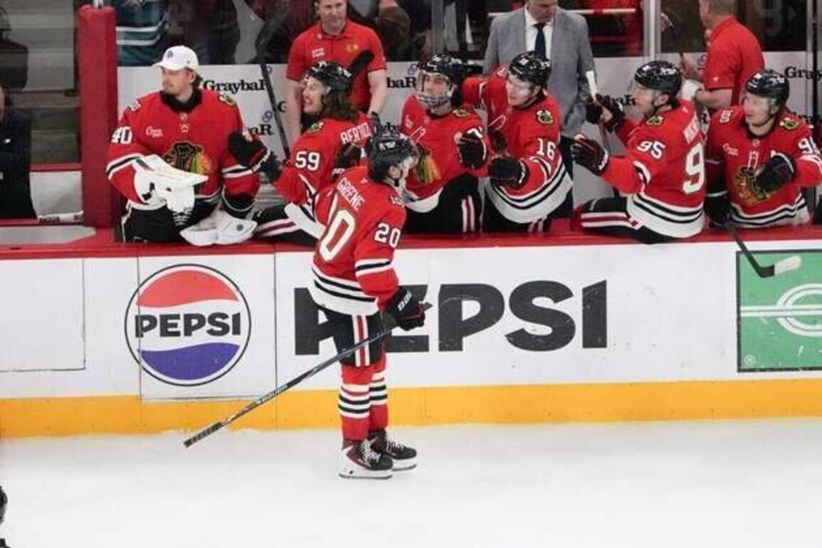 Blackhawks score 5 straight to beat Sharks in season finale