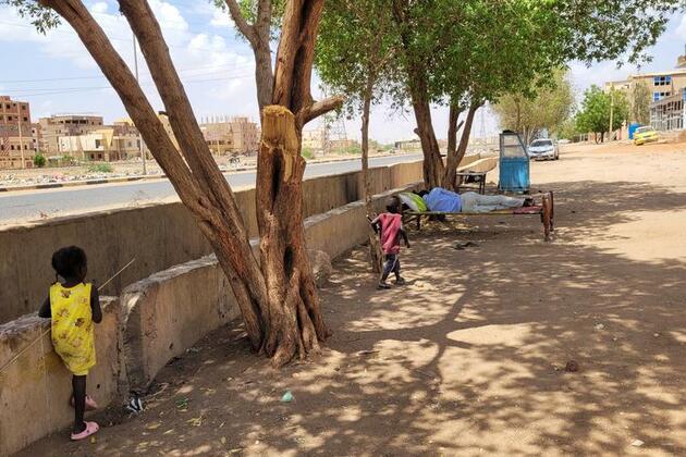 A glimpse into Sudanese life amid scorching summer heat