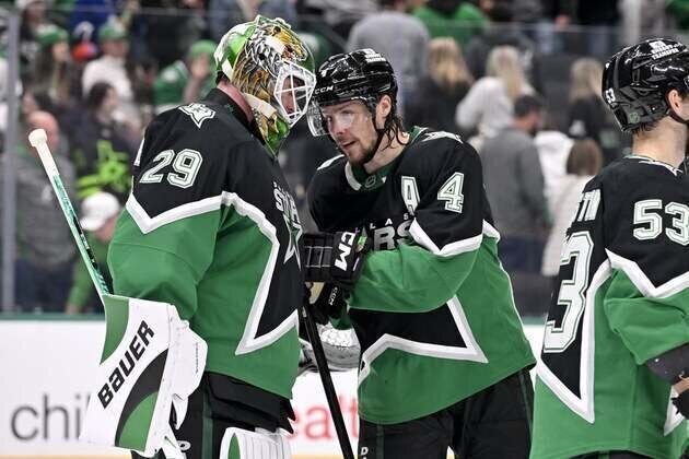 Stars explode in third period to down Maple Leafs