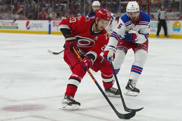 Playoffs clinched, Hurricanes look for steadier play vs. Leafs