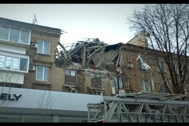 Donetsk apartment block hit by Ukrainian artillery mayor