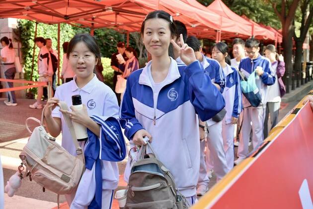 2025 gaokao sees high-tech vigilance meet human care