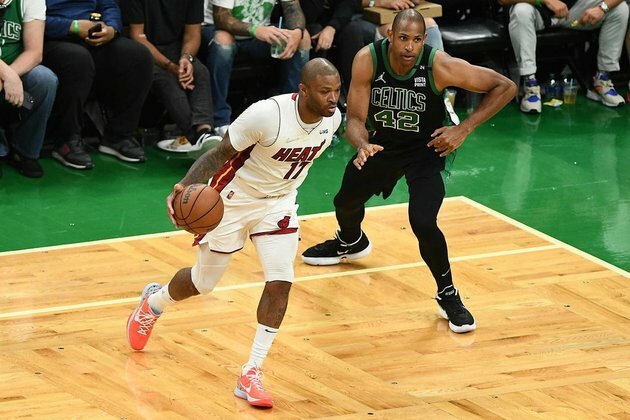 76ers F P.J. Tucker cleared after knee surgery