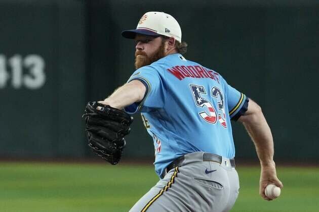Brewers' Brandon Woodruff exits vs. D-backs after velocity plummets