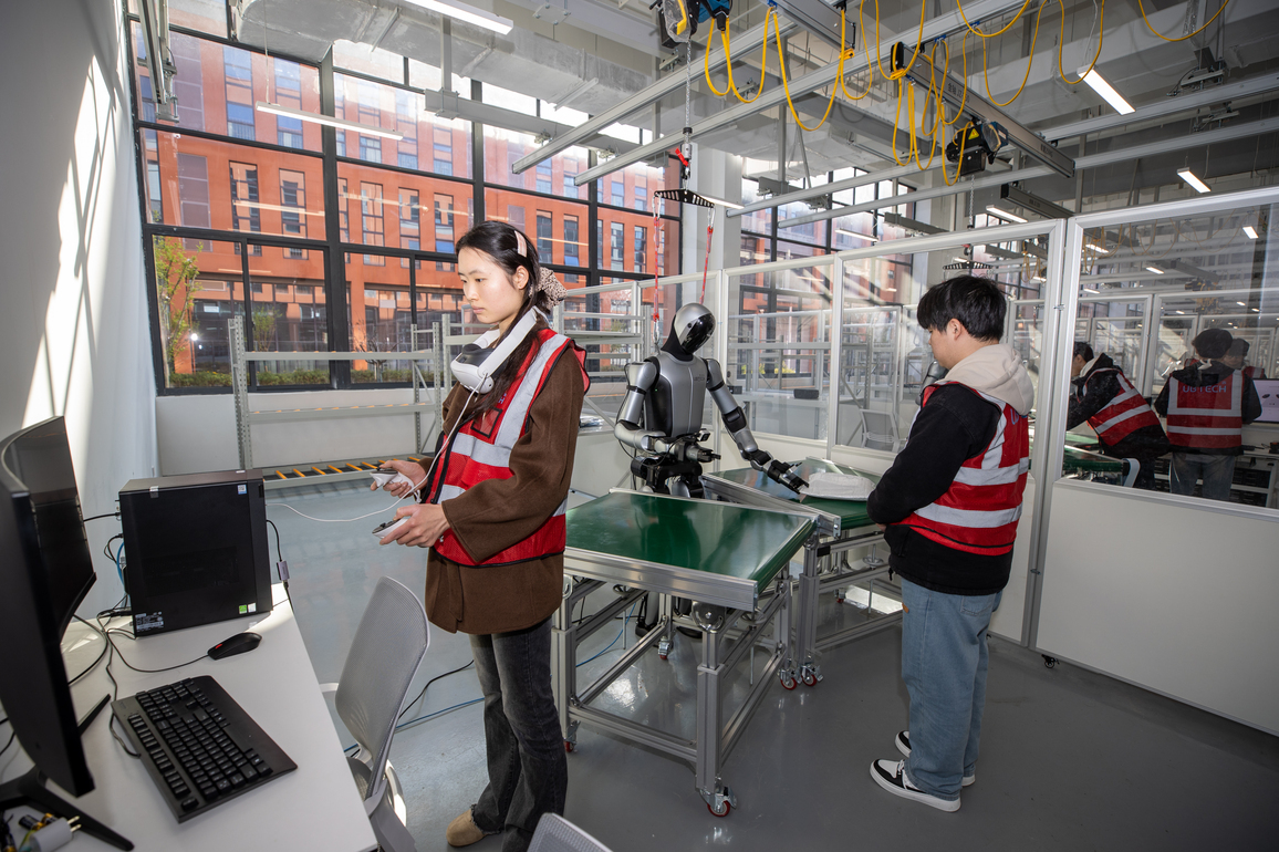 CHINA-SICHUAN-ZIGONG-ROBOT BOOT CAMP (CN)