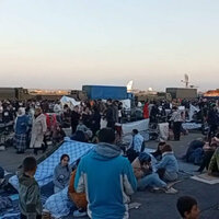 Displaced Syrians find refuge at Russian base 
