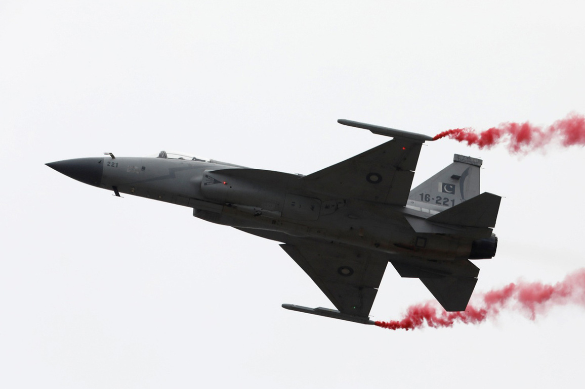Pakistan confirms talks with Bangladesh on potential JF-17 fighter jet sale, defence pact, reports Bangladeshi media