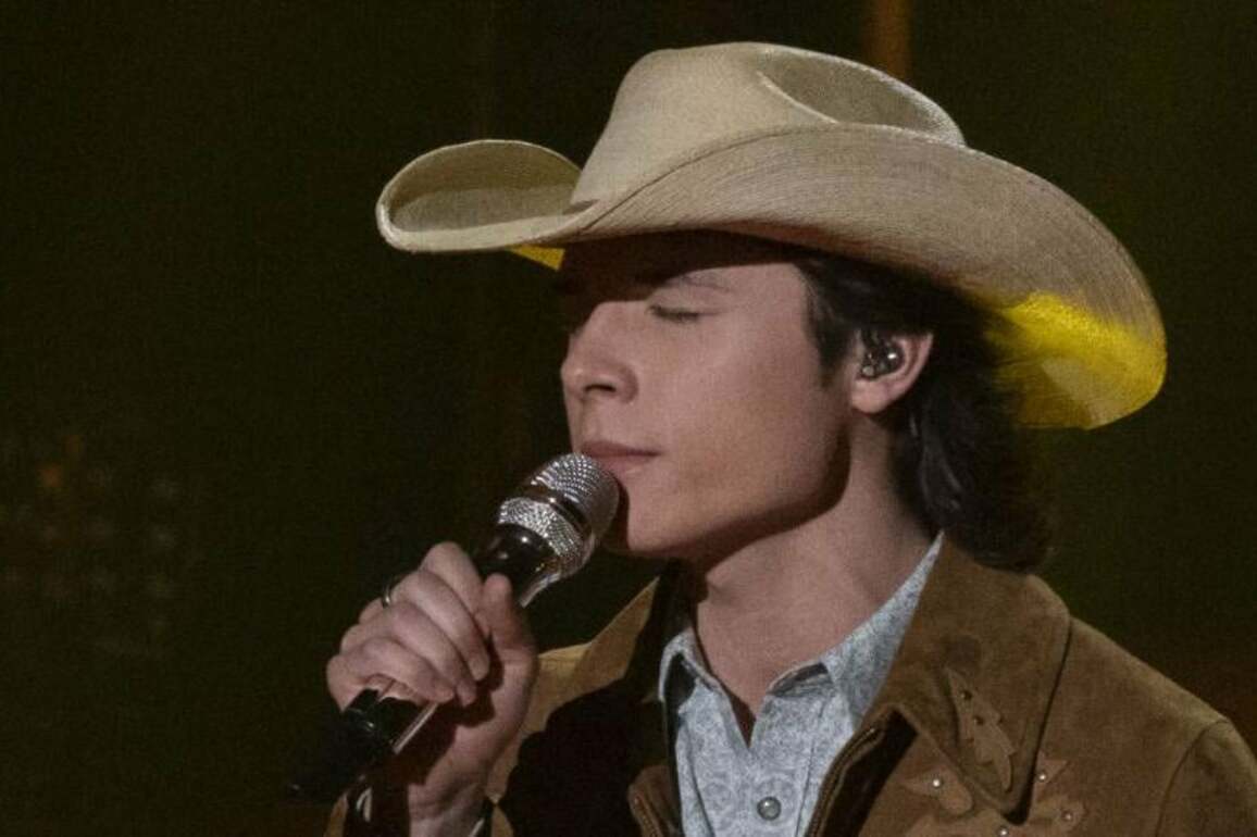 Louisiana's John Foster moves into 'American Idol's' top 8 - Movies-TV