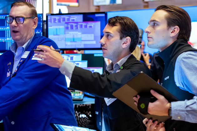 U. S. stocks struggle in Friday's post-Christmas session