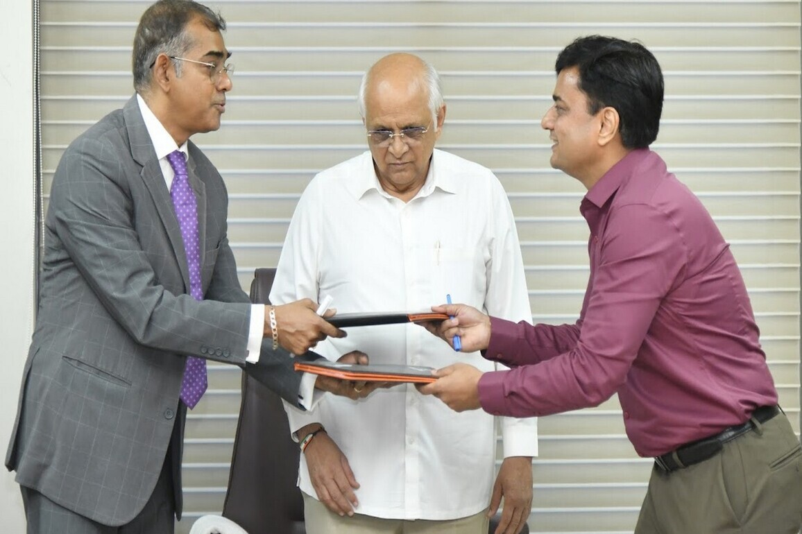 Gujarat and Meta sign MoU in Gandhinagar for WhatsApp-based citizen service delivery