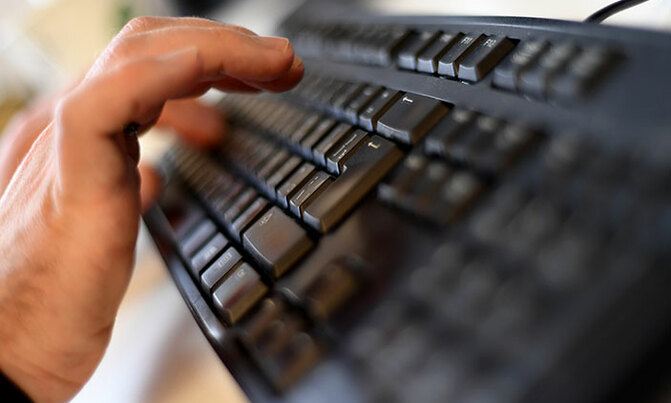 South African state security minister's phone 'cloned' South African state security minister's phone 'cloned'