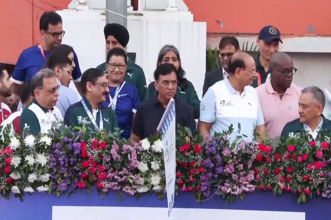Union Minister Mansukh Mandaviya flags off 20th edition of Delhi Half Marathon