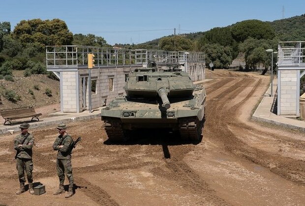 EU state to send more old Leopard tanks to Ukraine media