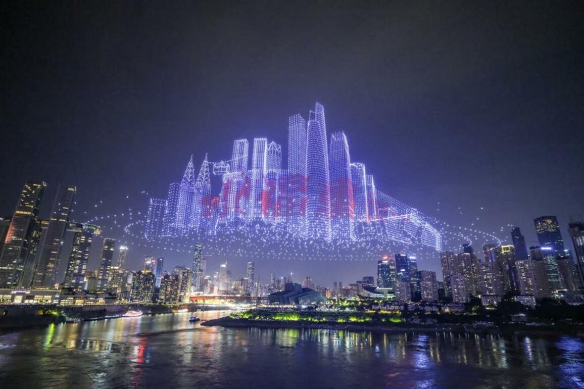 EyesonSci | Drone light show in Chongqing sets new Guinness World Record