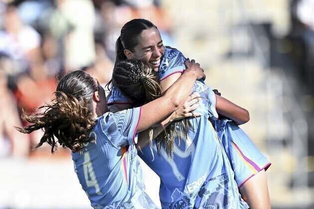 NWSL roundup: Kiki Van Zanten's brace leads Houston to rout of Boston