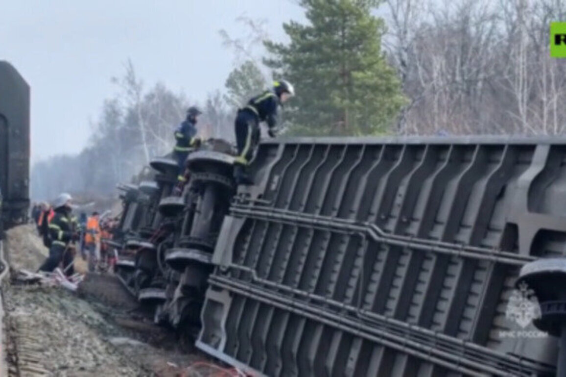 Train en route from Moscow derails (VIDEO)