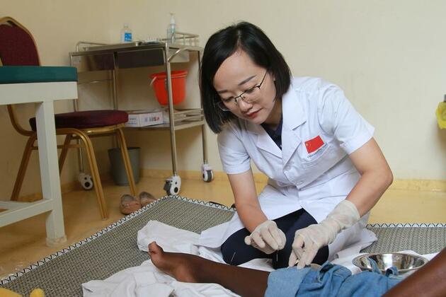 Chinese doctor leaves lasting impact in Zimbabwe through traditional medicine