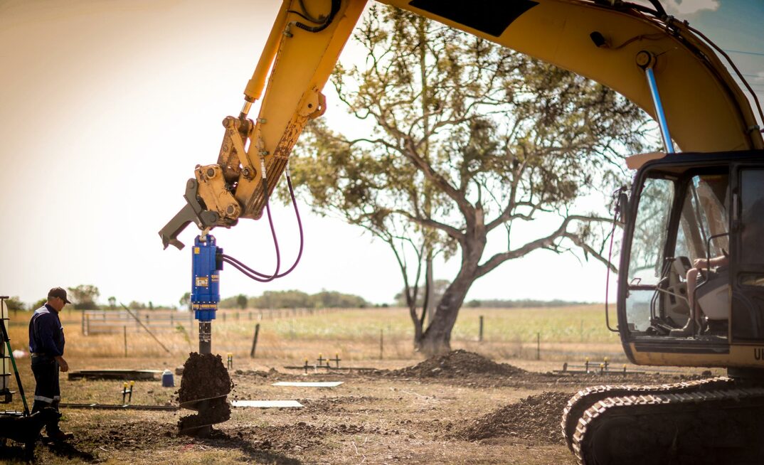 Auger Torque’s Earth Drill 25,000 Max, combined with custom Hard Rock Pilot Bits, ensured optimal performance even in the toughest ground conditions. Credit: Auger Torque