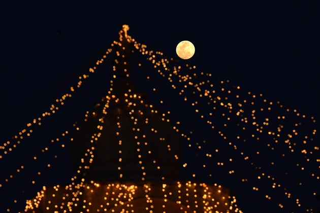 PAKISTAN-KARACHI-MOON