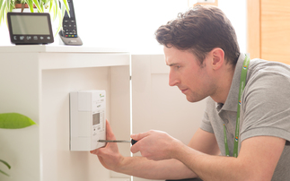 Iberdrola agrees to sell UK smart meter business to Macquarie in £900m deal