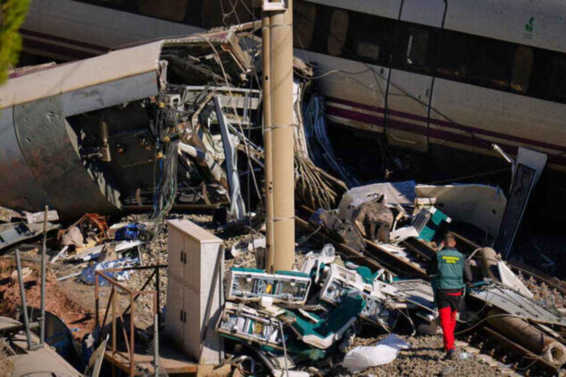 Spain train crash death toll rises to 45 after two more bodies found