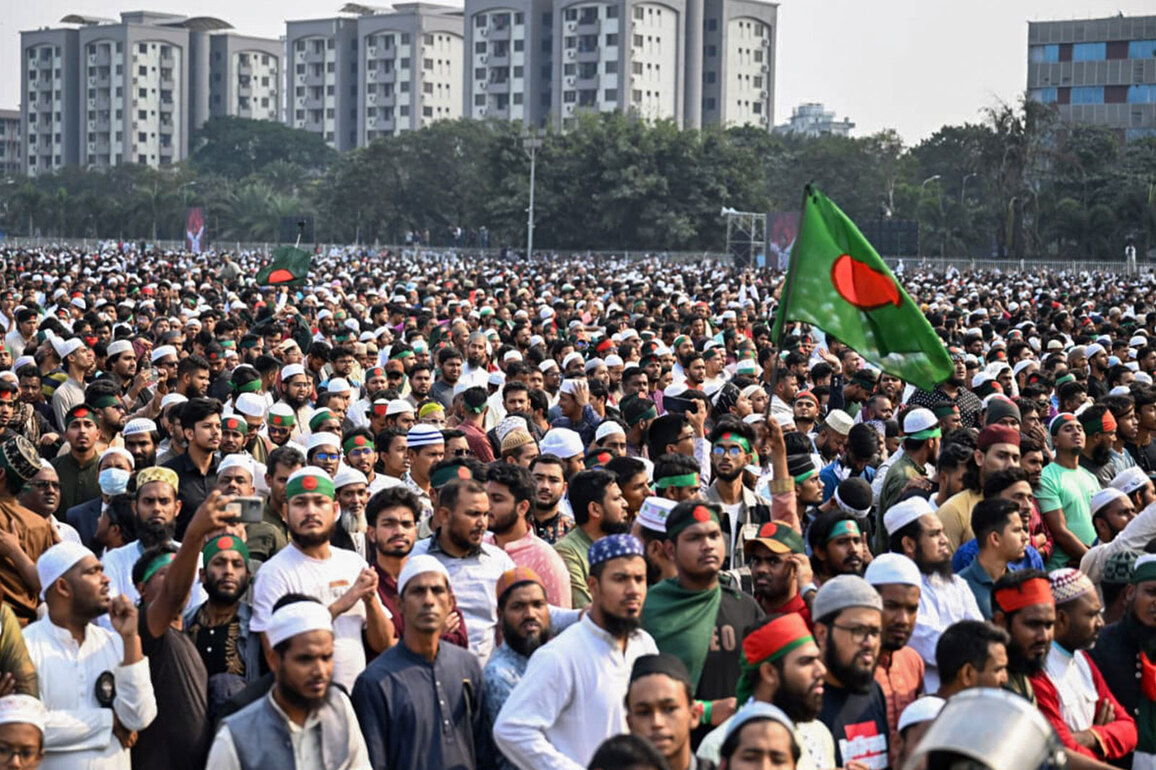 Inqilab Moncho continues Shahbagh blockade, demands trial in Sharif Osman Hadi killing