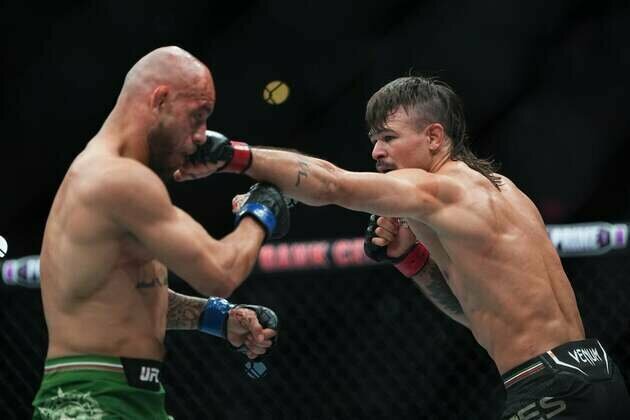 Diego Lopes halts Jean Silva's win streak at Noche UFC