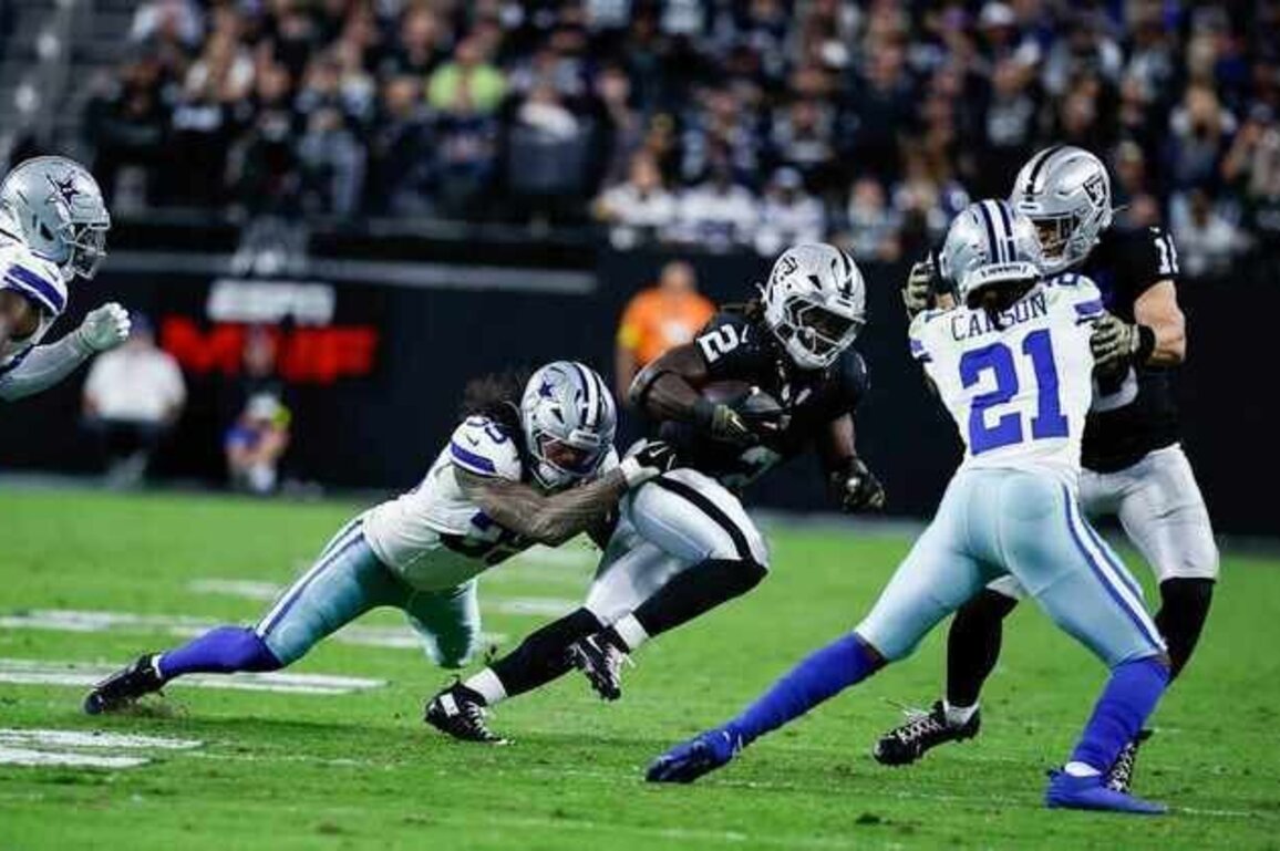 Raiders muestran destellos, pero caen ante Vaqueros