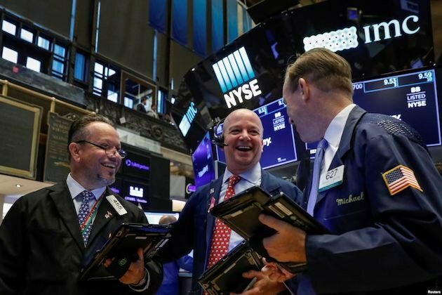 U.S. stocks gain ground Monday as new week kicks off 