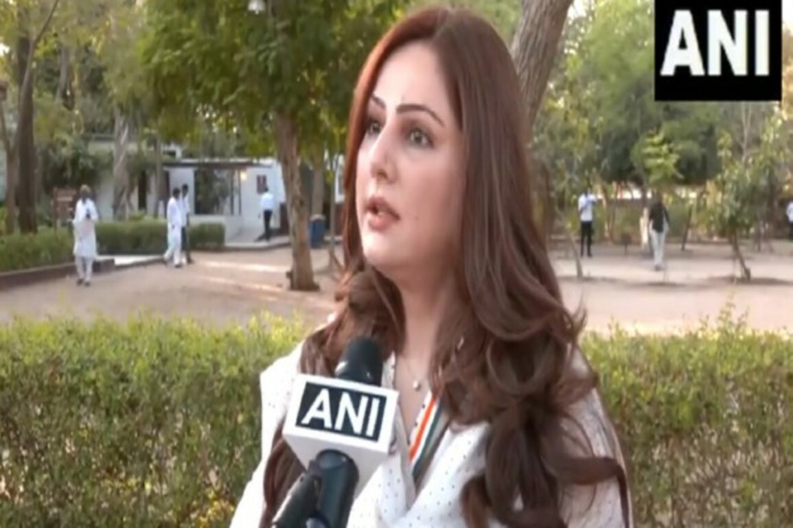 "Shoot out of mouth syndrome": Congress' Mumtaz Patel tears into Kangana Ranaut