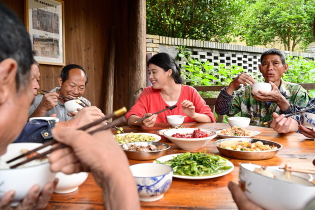 ChineseToday | Young entrepreneur dedicated to rural revitalization through hard work