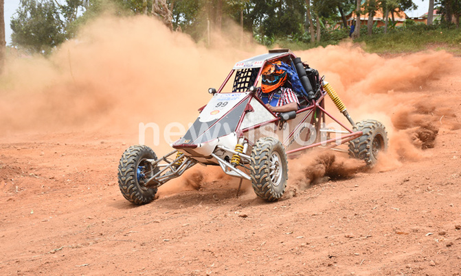 Arthur Blick opts for a buggy Arthur Blick opts for a buggy