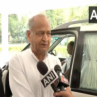 Ashok Gehlot pays tribute to Rajesh Pilot on his 25th death anniversary