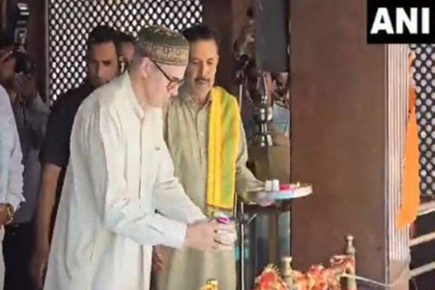 J-K CM visits Kheer Bhawani temple in Ganderbal, offers prayers