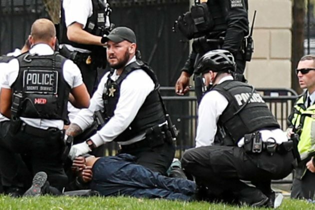 Man Hospitalized After Lighting Jacket on Fire Outside White House