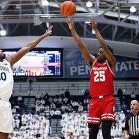 Wisconsin buries Penn State early for fifth win in a row