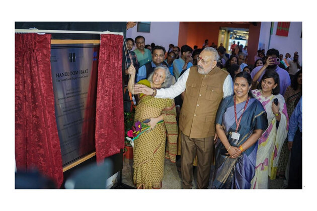 Giriraj Singh Inaugurates 'Weave The Future 5.0', Unveils Visvakarma Gallery at Re-envisioned Handloom Haat