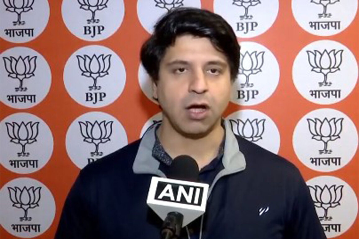 "Bhadkau Bhaijaan Committee instigates people": BJP targets Samajwadi on stone pelting during MCD demolition drive
