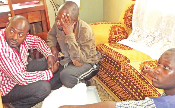 Kakoba, Mukisa ne Mukasa abaakwatiddwa. Kakoba, Mukisa ne Mukasa abaakwatiddwa.
