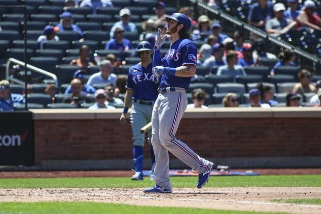 Buck Showalter hits milestone as Mets top Rangers
