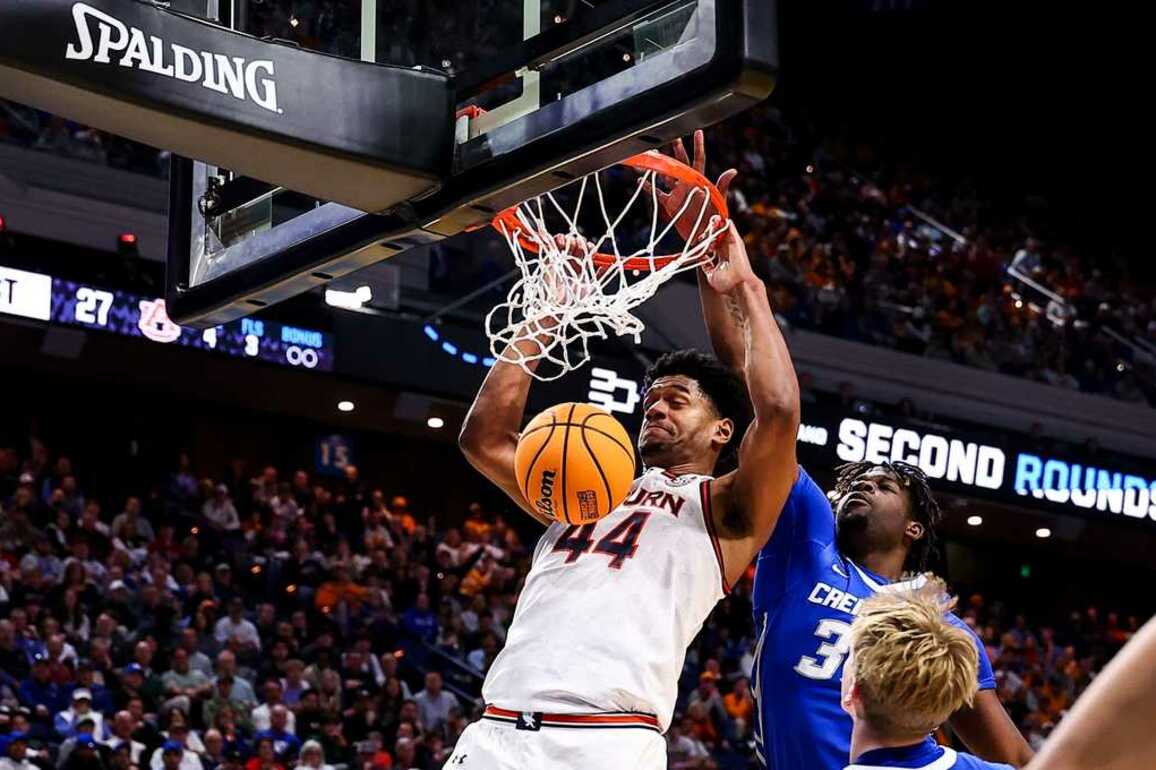 Auburn beats Creighton 82-70